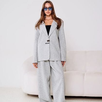 Костюмы и комплекты