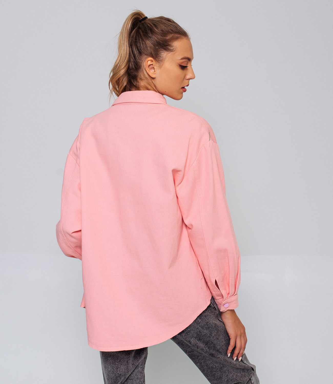Джинсовая рубашка #Т8989, розовый - фото 3