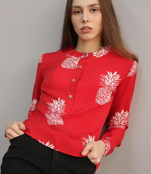 красный