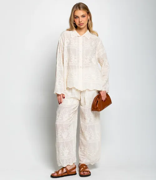 светло-бежевый