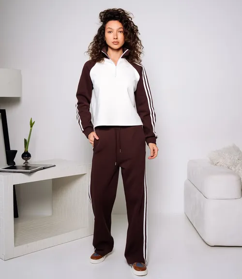 коричневый