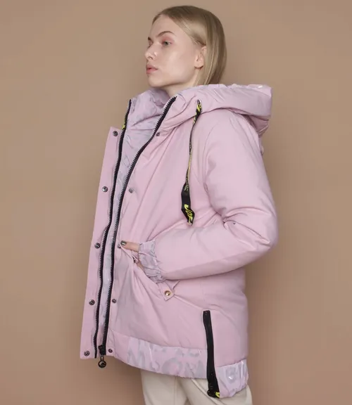 розовый