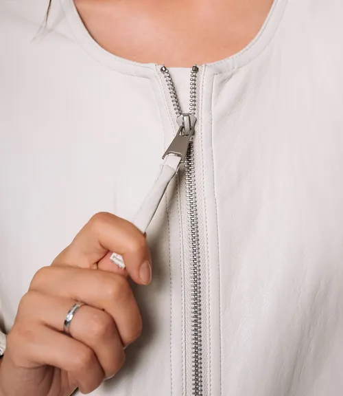 Бомбер #КТ619037, светло-бежевый