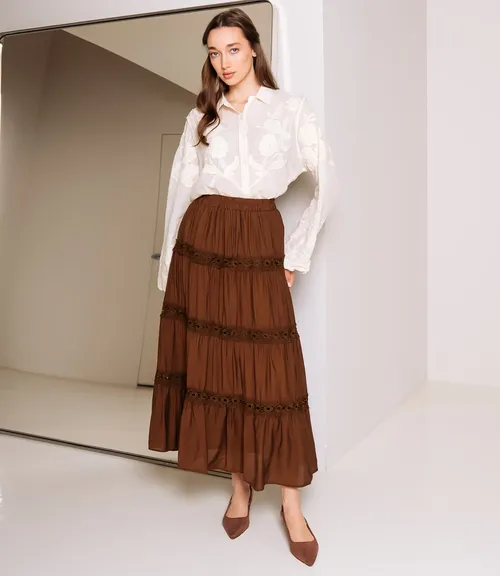 коричневый