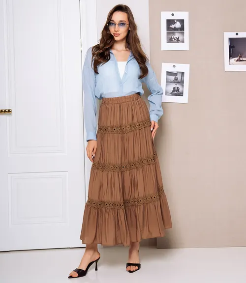 коричневый